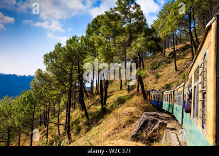 L'Inde, le nord-ouest de l'Inde , le Kalkaâ - Shimla Railway, l'Himalaya Reine petit train Banque D'Images