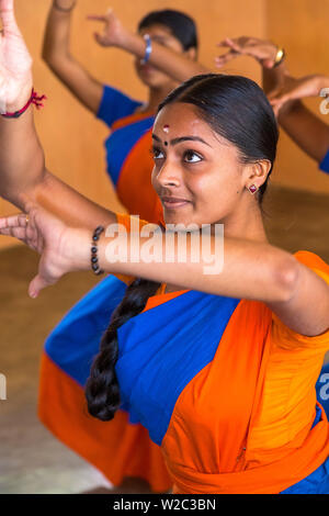 Leçon de danse traditionnelle indienne, Cohin, Kerala, Inde Banque D'Images