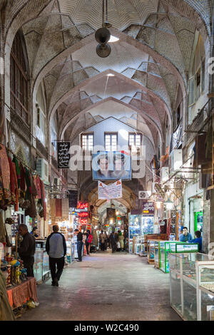 L'Iran, au centre de l'Iran, Ispahan, Bazar-e Bozorg, marché intérieur Banque D'Images