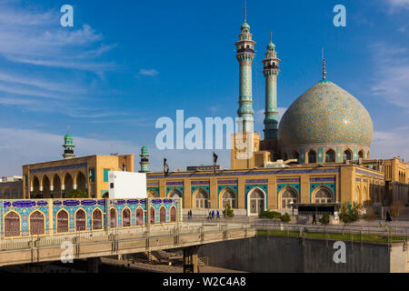 L'Iran, au centre de l'Iran, Qom, deuxième ville sainte en Iran après Mashad, Hazrat-e Masumeh, lieu saint, lieu de sépulture de la soeur de l'Imam Reza Fatemeh Au ixe siècle, extérieur Banque D'Images