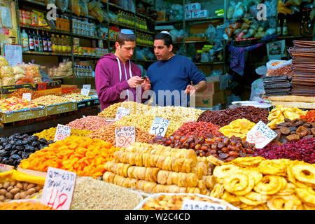 Épicerie dans marché Mahane Yehuda, Jérusalem, Israël, Moyen Orient Banque D'Images