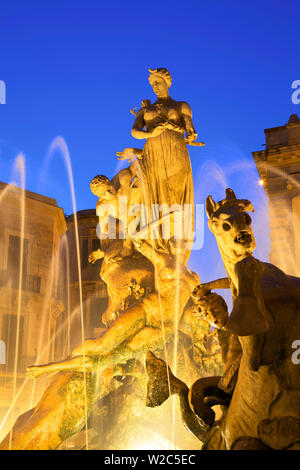Fontaine de Diane, Ortigia, Syracuse, Sicile, Italie Banque D'Images