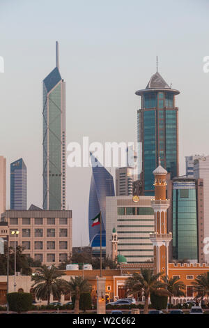 Le Koweït, Koweït City, vue sur la ville de souk Shark Shopping Center et port de plaisance Banque D'Images