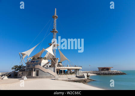 Le Koweït, Kuwait City, Kuwait, Marina Waves - complexe de loisirs de trois étages d'un complexe de loisirs spécialisé dans les activités de la terre et de la mer Banque D'Images