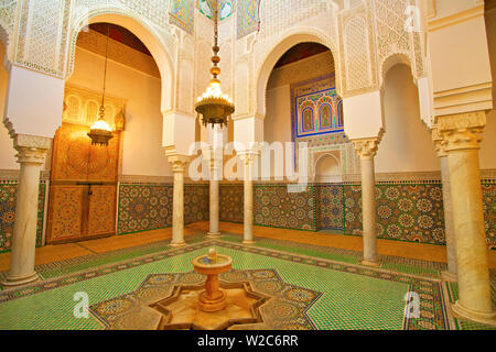 La salle des ablutions, de l'intérieur du mausolée de Moulay Ismail, Meknès, Maroc, Afrique du Nord Banque D'Images