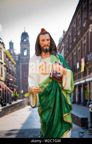 Mexique, Mexico, Emiliano Zapata Street, rue piétonne, Jésus Christ Statue, Centro Historico Banque D'Images