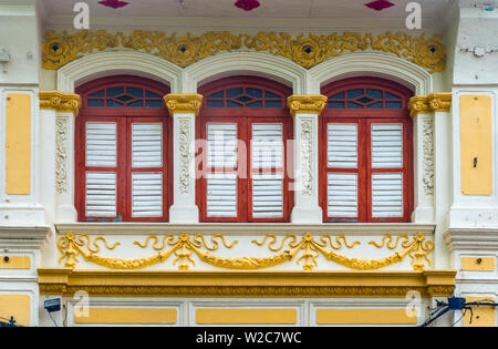 La Malaisie, Penang, Georgetown, fenêtres à volets Banque D'Images