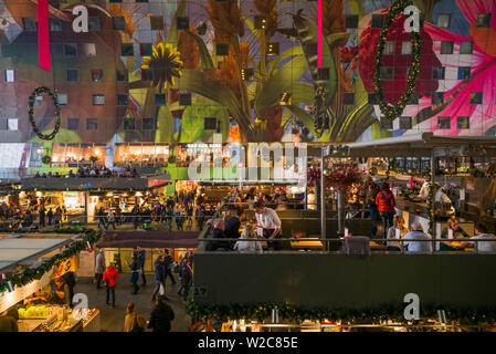 Pays-bas, Rotterdam, Markthal foodhall, augmentation de la vue de l'intérieur Banque D'Images