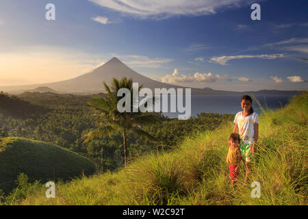 Aux Philippines, dans le sud-est de Luzon, Bicol, volcan Mayon Banque D'Images