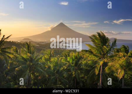 Aux Philippines, dans le sud-est de Luzon, Bicol, volcan Mayon Banque D'Images