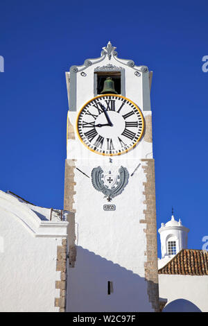 Tour de l'horloge, St Maria de l'église du château, Tavira, Algarve de l'Est, Algarve, Portugal, Europe Banque D'Images