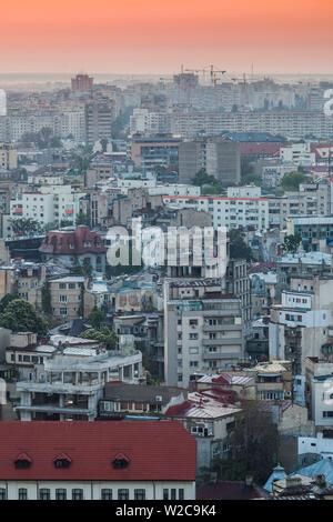 Roumanie, Bucarest, city skyline view, Dawn Banque D'Images