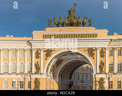 Le personnel de l'immeuble, Place du Palais, Saint Petersbourg, Russie Banque D'Images