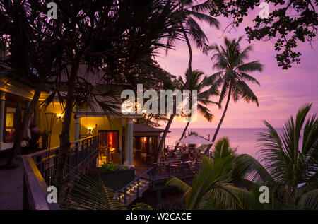 Terrasse du restaurant de l'hôtel Hilton Northolme Resort, Mahe, Seychelles Banque D'Images