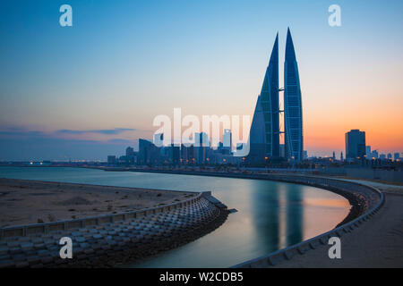 Bahreïn, Manama, Bahrain Bay, voir World Trade Center de Bahreïn Banque D'Images