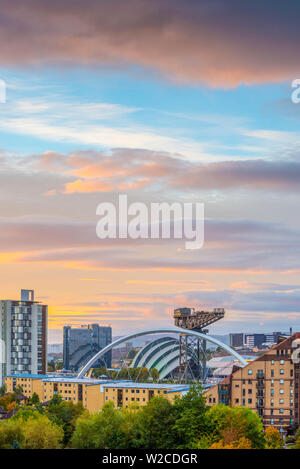 Royaume-uni, Ecosse, Glasgow, Scottish Exhibition and Conference Centre SECC, surnommé Armadillo et le Finnieston Crane Banque D'Images