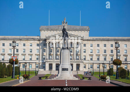 Royaume-uni, Irlande du Nord, Belfast, Stormont accueil à l'Assemblée d'Irlande du Nord, la statue de Lord Edward Carson (MP Unioniste considéré comme le père fondateur de l'état de NI) Banque D'Images