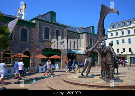 Sculpture de libération, Place de la libération, St Helier, Jersey, Channel Islands Banque D'Images