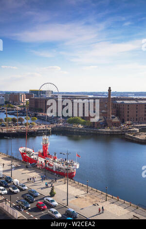 France, Régions, Liverpool, vue d'Albert Docks la roue de Liverpool et de l'MerseyPlanet navire léger Banque D'Images