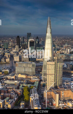 Vue aérienne de l'hélicoptère, le Shard, London, England Banque D'Images