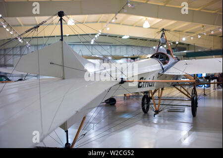 USA (Maine), Owls Head, Owls Head Transportation Museum, 1913 Etrich Taube allemand monoplane Banque D'Images