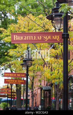 USA, North Carolina, Durham, signe pour Brightleaf Square, complexe de loisirs, situé dans les anciens entrepôts de tabac Banque D'Images