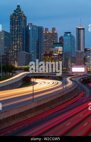 L'Interstate I-85 qui mène dans le centre-ville d'Atlanta, Géorgie, États-Unis d'Amérique Banque D'Images