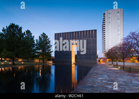 USA, Ohio, Oklahoma City, Oklahoma City National Memorial aux victimes de l'immeuble fédéral Alfred P. Murrah attentat du 19 avril 1995, Entrée Ouest Banque D'Images