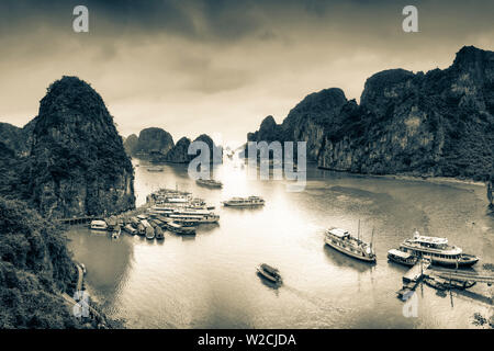 La baie d'Halong, Vietnam Banque D'Images