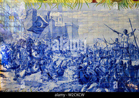 Des azulejos, des scènes de bataille, Santa Cruz do Buçaco Palace Hotel, ancien monastère des Carmélites, la forêt nationale de Bussaco, Mealhada, Beira Litoral, Portugal Banque D'Images