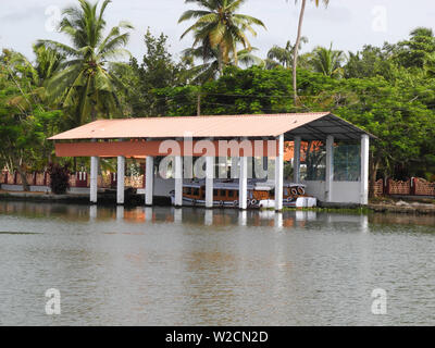 Voile reste sur Backwaters du Kerala Kochi Banque D'Images