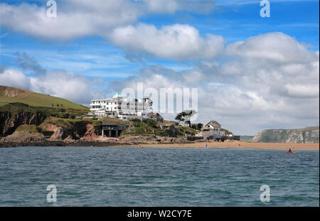 Ile de Burgh au large de la côte sud du Devon Bigbury Bay, en montrant l'Art Déco '20 Hôtel et le Pilchard Inn Banque D'Images