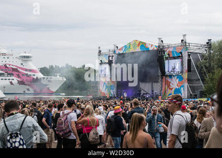 Turku, Finlande. 7 juillet 2019. La chanteuse danoise Mø effectue au 50e Festival Ruisrock. (Photo : Stefan Crämer) Banque D'Images