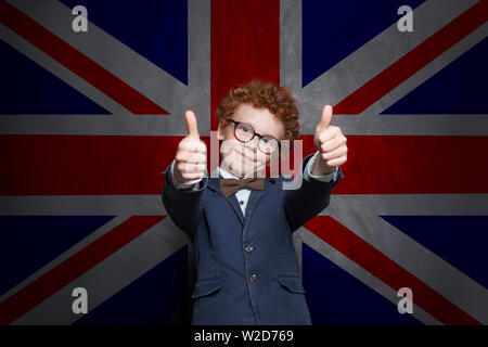 Petit Garcon Avec Drapeau Anglais Photo Stock Alamy