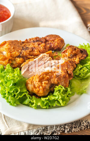 Pilons de poulet frit de babeurre Close-up Banque D'Images