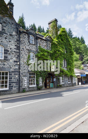 La Royal Oak Hotel à Betws y Coed Wales une auberge victorienne maintenant un restaurant et l'hôtel Banque D'Images