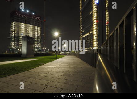 MILAN, ITALIE, le 27 novembre 2018 - "La ville dans la tour de Hadid Life' complexe dans 3 Torri Milan place, des bâtiments modernes et condos. Banque D'Images