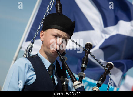 Perth, Ecosse, Royaume-Uni. 7 juillet 2019. Les concurrents de partout dans le pays et au niveau international, participer à des cérémonies d'ouverture de l'Skiffieworlds 2019, qui se déroulera du 7ème-13ème juillet. Skiffieworlds est le championnat du monde pour la classe de Skiff Ayles St aviron bateau. Les Championnats ont lieu tous les trois ans. Crédit : Jeremy Sutton-Hibbert/ Alamy Live News Banque D'Images