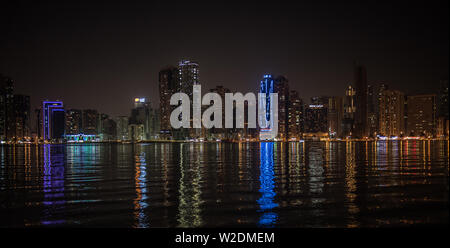 Dubai Skyline de l'île de nuit Al Noor Banque D'Images