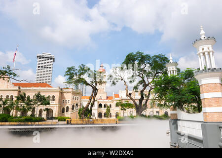 Vue du Sultan Abdul Samad Building de Masjid Jamek à Kuala Lumpur, Malaisie. Banque D'Images