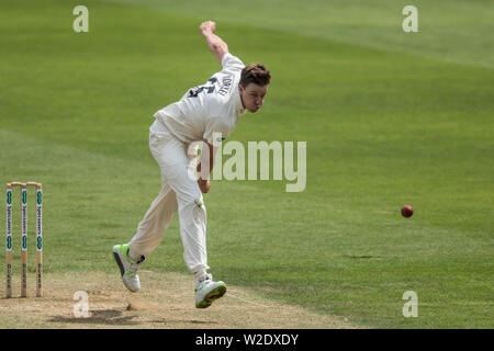 Londres, Royaume-Uni. 8 juillet, 2019. Morne Morkel bowling pour Surrey contre Kent le deuxième jour de la Comté Specsavers Championnat match à l'Ovale. Crédit : David Rowe/Alamy Live News Banque D'Images