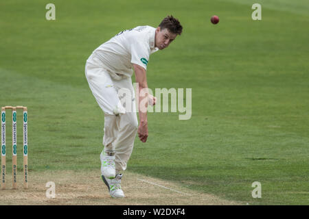 Londres, Royaume-Uni. 8 juillet, 2019. Morne Morkel bowling pour Surrey contre Kent le deuxième jour de la Comté Specsavers Championnat match à l'Ovale. Crédit : David Rowe/Alamy Live News Banque D'Images