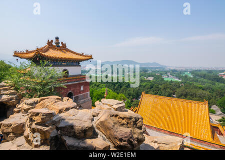 Avis de quatre grandes régions Temple, Temple de style tibétain, qui est le plus important à Beijing le Palais d'été. au Palais d'été à Beijing, en Chine. Banque D'Images