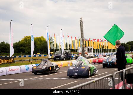 Weybridge, (Londres), Surrey, UK, Juillet 5th, 2019 : Shell Eco-marathon. Le compcet allined urbain voitures pour le début de l'Championnat du Monde 'Pilotes' Banque D'Images