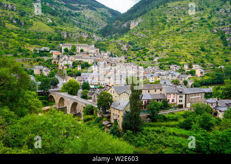 Saint-Enimie, commune française, Gorges du Tarn, Département de la Lozère, Occitanie, France. Banque D'Images