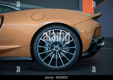 Détail de la roue arrière de la nouvelle McLaren GT grand tourer voiture super lancé à Goodwood Festival of Speed 2019, Chichester, West Sussex, England, UK Banque D'Images