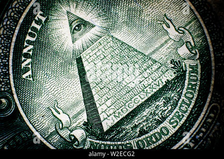 All Seeing Eye pyramide sur l'arrière de l'argent american dollar bill Banque D'Images