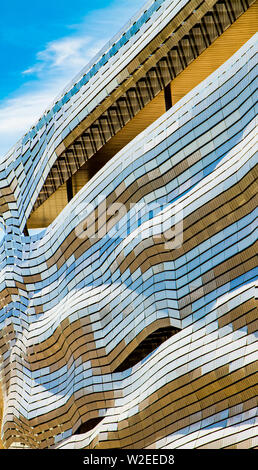 NIMES, FRANCE - Le 29 avril 2019 : Détail d'un musée romain de Nîmes, France. Musée a été conçu par Elizabeth de Portzamparc et ouvert depuis juin 2018. Banque D'Images