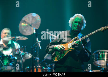 La guitare jazz legend John McLaughlin Banque D'Images