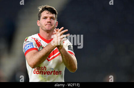 St Helen's Lachlan Coote applaudit les fans après le coup de sifflet final Banque D'Images